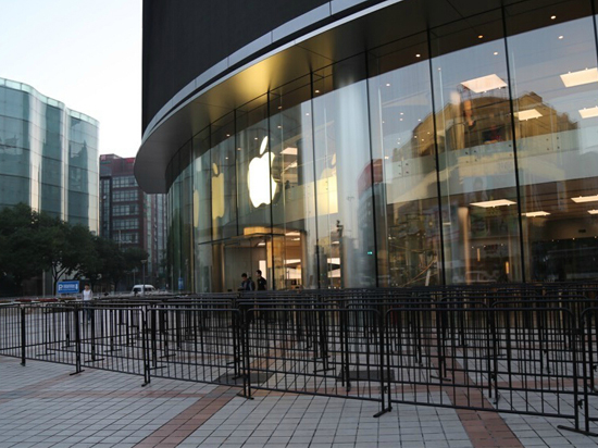 iPhone 6s首發(fā)日：沒人排隊，黃牛價炒不起