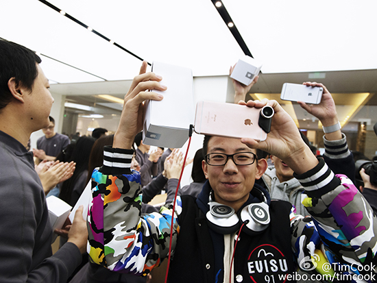 北京第五家Apple Store開幕 庫克發(fā)來賀電