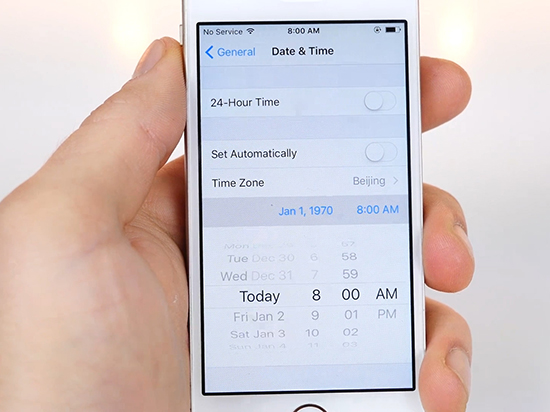 視頻：蘋果iOS 9時(shí)間BUG令設(shè)備變磚！但很容易解決