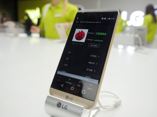 驍龍820性能恐怖，LG G5現(xiàn)場(chǎng)跑分驚人