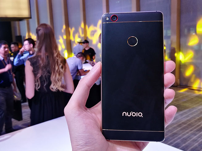 黑得漂亮 無(wú)邊框nubia Z11黑金版登場(chǎng)