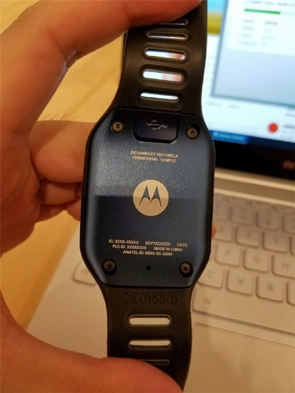 Moto 360原型機(jī)曝光：方形真的很丑啊