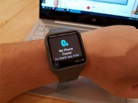 Moto 360原型機(jī)曝光：方形真的很丑啊