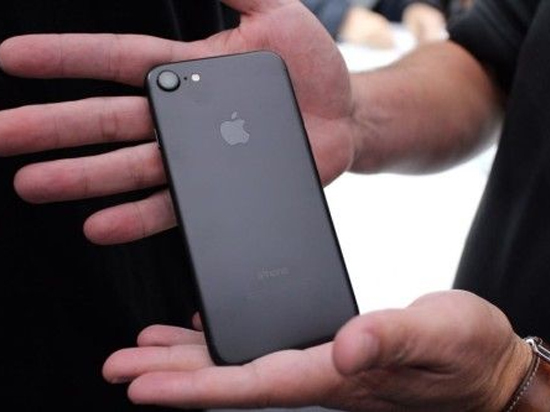 力撐iPhone 7 果粉表示保時(shí)捷也沒改設(shè)計(jì)啊