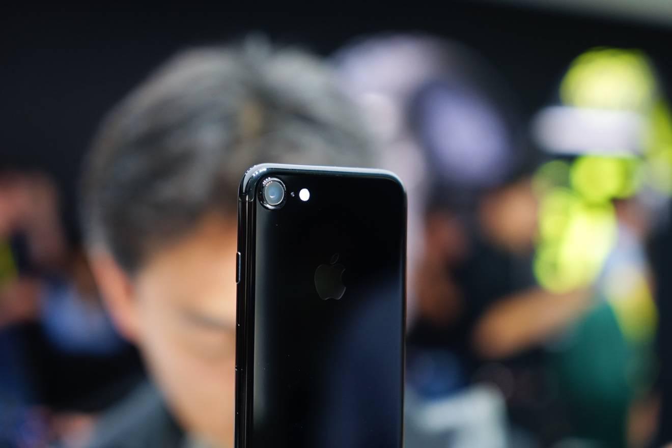 7nm芯片加雙卡雙待？iPhone 8可能真的很無敵