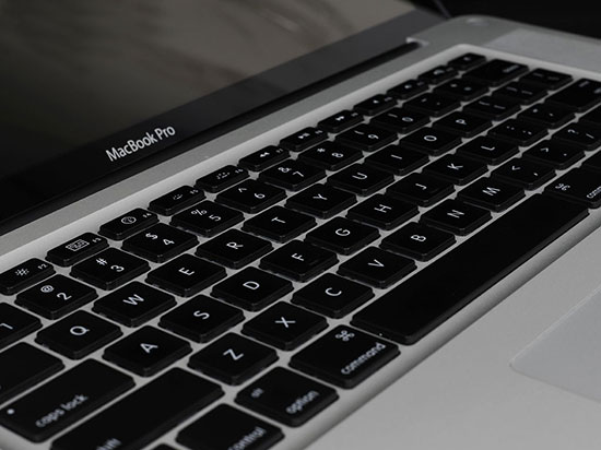 蘋果新MacBook Pro或?qū)⒎艞墏鹘y(tǒng)USB接口