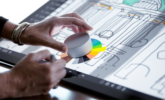 微軟和蘋果又懟上！Surface Dial和Touch Bar哪個好？
