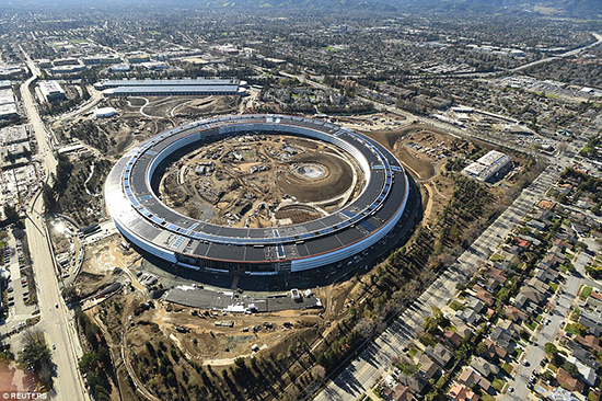 坐在蘋果新總部Apple Park里辦公是種怎樣的體驗？