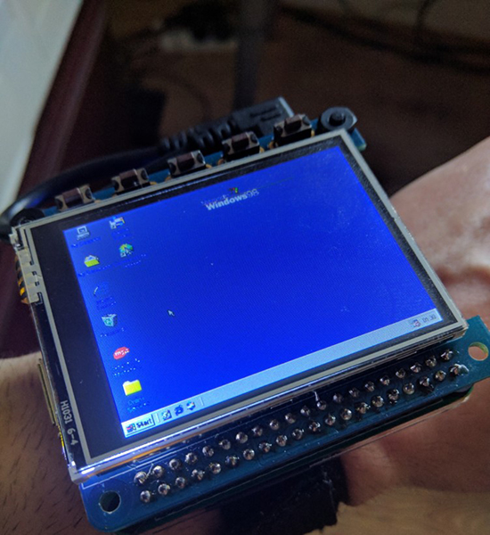經(jīng)典懷舊！這款運行Windows 98的智能手表可掃雷
