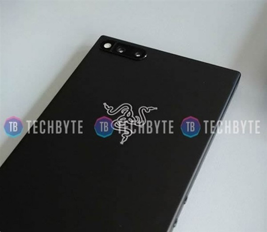 雷蛇Razer Phone真機(jī)諜照曝光：風(fēng)格硬朗，沒有跑馬燈