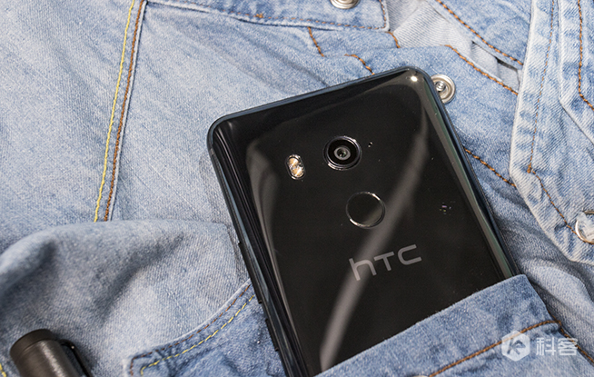 HTC U11+圖賞：全面屏+玻璃鏡面后蓋，高顏值新旗艦