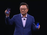 三星Galaxy S9/S9+發(fā)布：可變光圈主攝，Bixby升級(jí)錦上添花