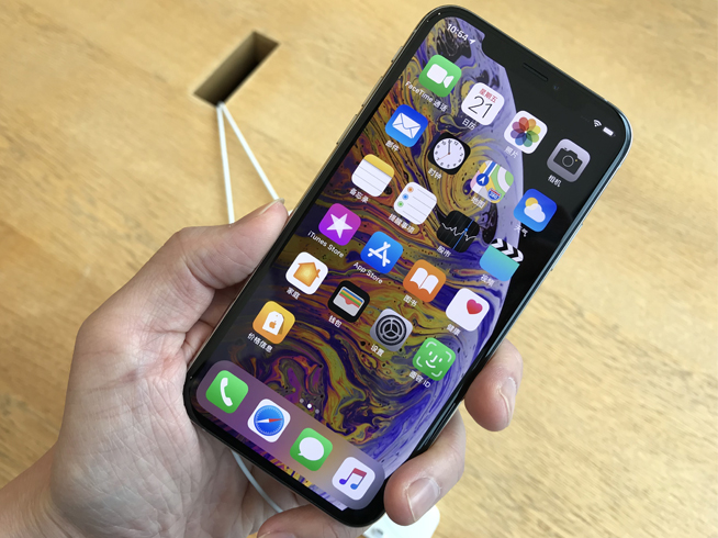 iPhone XS/XS Max開(kāi)售：現(xiàn)貨破發(fā) 黃牛沒(méi)肉吃