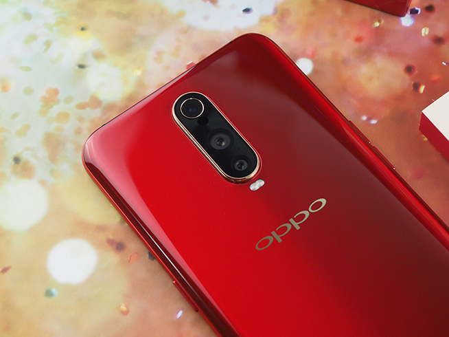 出道即爆款 OPPO R17新年版成全價(jià)位段冠軍