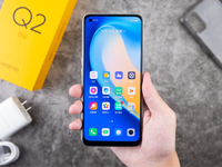 realme Q2 Pro開箱上手：千元就能摸上素皮！65W閃充降維打擊