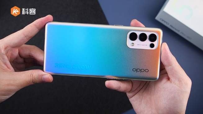 OPPO Reno5 Pro上手：顏值夠頂沒話說！首發(fā)獨(dú)家人像視頻新技術(shù)